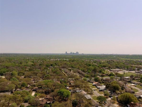 5432  Thomas Lane , River Oaks Texas 76114