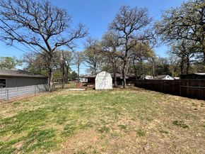 5432  Thomas Lane , River Oaks Texas 76114