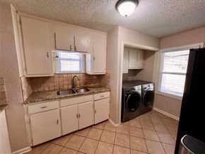 5432  Thomas Lane , River Oaks Texas 76114