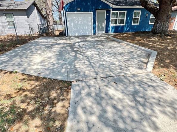 5432  Thomas Lane , River Oaks Texas 76114