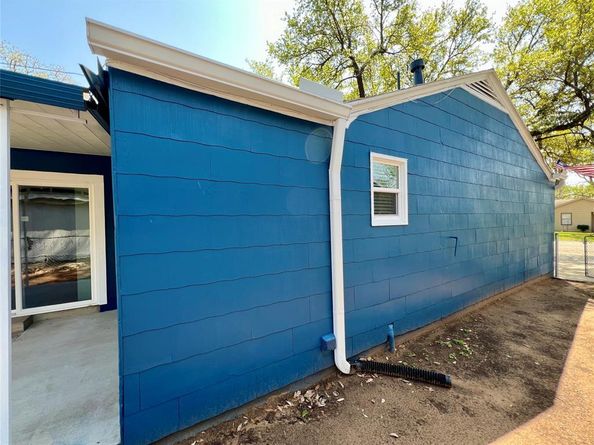 5432  Thomas Lane , River Oaks Texas 76114
