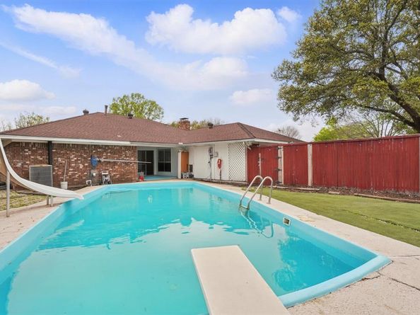 2105  Drake Drive , Richardson Texas 75081