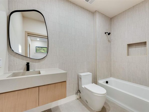 1622  Sylvan Avenue , Dallas Texas 75208