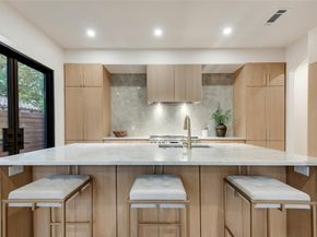 1622  Sylvan Avenue , Dallas Texas 75208