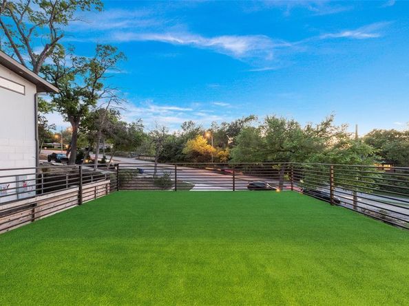 1622  Sylvan Avenue , Dallas Texas 75208