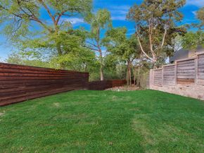 1622  Sylvan Avenue , Dallas Texas 75208