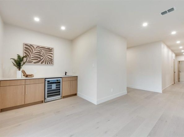 1622  Sylvan Avenue , Dallas Texas 75208