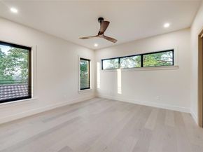 1622  Sylvan Avenue , Dallas Texas 75208
