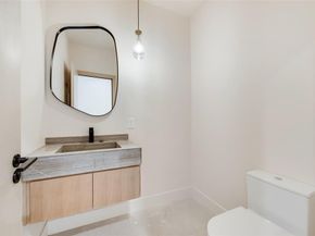 1622  Sylvan Avenue , Dallas Texas 75208