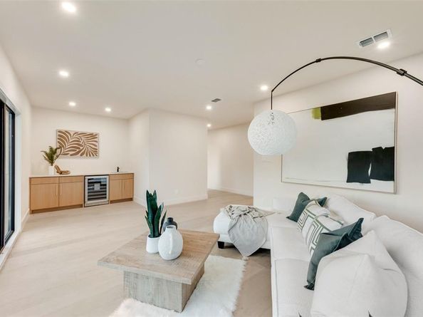 1622  Sylvan Avenue , Dallas Texas 75208
