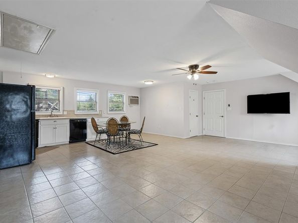 2206  College Avenue , Fort Worth Texas 76110