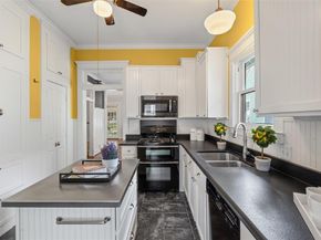 2206  College Avenue , Fort Worth Texas 76110