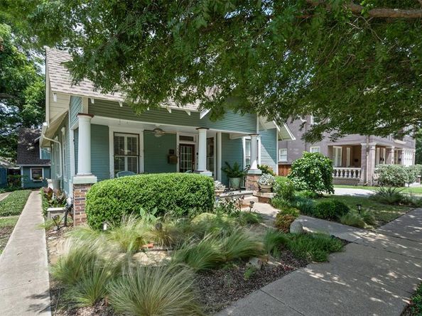 2206  College Avenue , Fort Worth Texas 76110