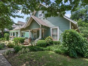 2206  College Avenue , Fort Worth Texas 76110