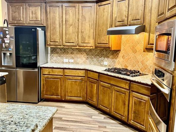 2816  Lacompte Drive , Dallas Texas 75227