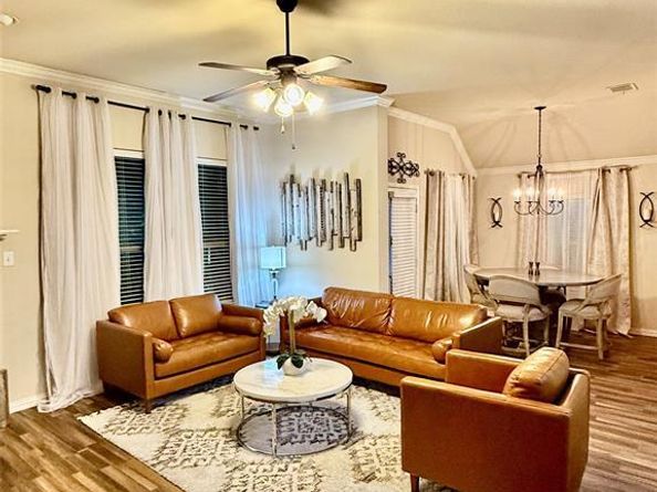 2816  Lacompte Drive , Dallas Texas 75227