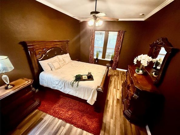 2816  Lacompte Drive , Dallas Texas 75227