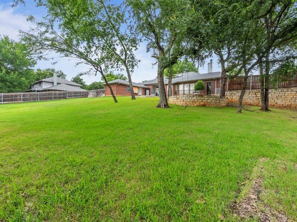 808  Shady Glen Court , Fort Worth Texas 76120