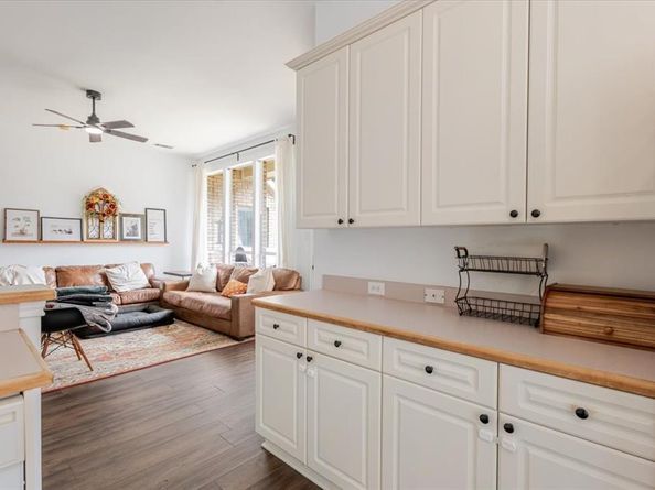 2209  Swallow Lane , Lewisville Texas 75077