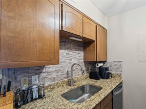 4024  Ridglea Country Club Drive  611, Fort Worth Texas 76126