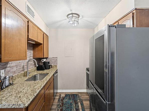 4024  Ridglea Country Club Drive  611, Fort Worth Texas 76126
