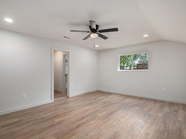 5629  Curzon Avenue , Fort Worth Texas 76107