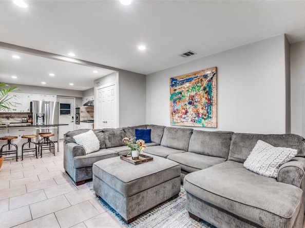6551  Highgate Lane , Dallas Texas 75214