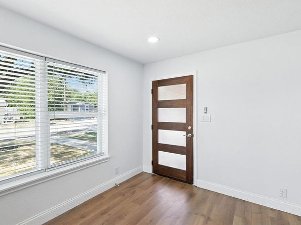 4804  Avenue G  , Fort Worth Texas 76105