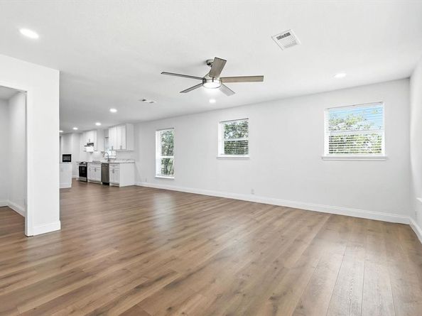 4804  Avenue G  , Fort Worth Texas 76105
