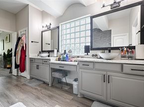 2805  Fountain View Boulevard , Cedar Hill Texas 75104