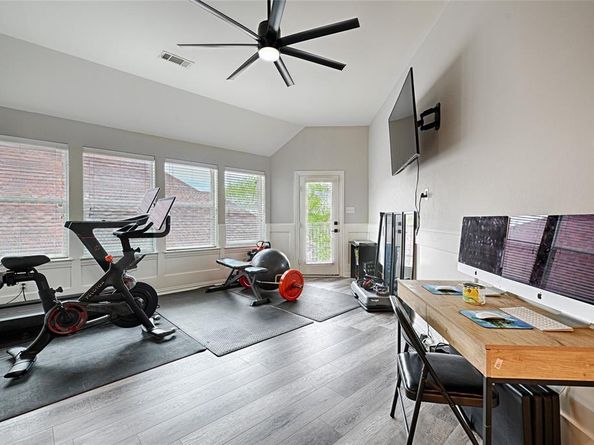 2805  Fountain View Boulevard , Cedar Hill Texas 75104