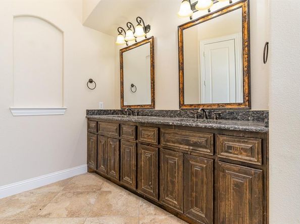 817  Moses Drive , Heath Texas 75032