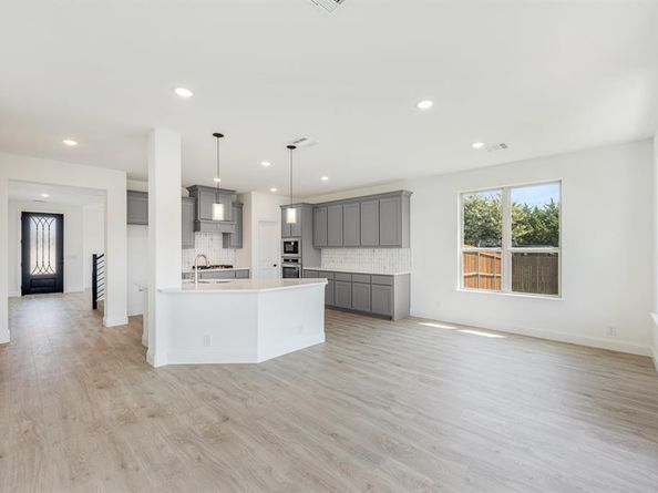 1200  Sylvia Street , DeSoto Texas 75115