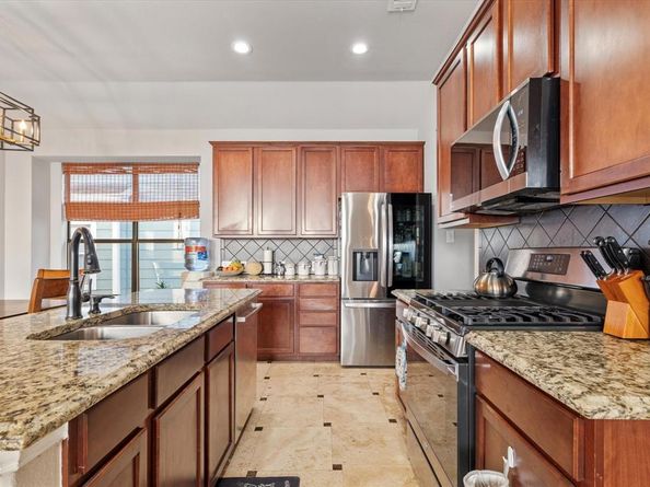 1637  Spanish Moss Way , Savannah Texas 76227