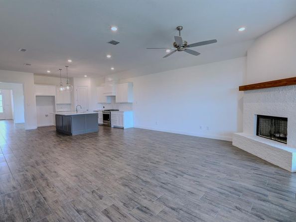 7231  VelvetLeaf  , Benbrook Texas 76126