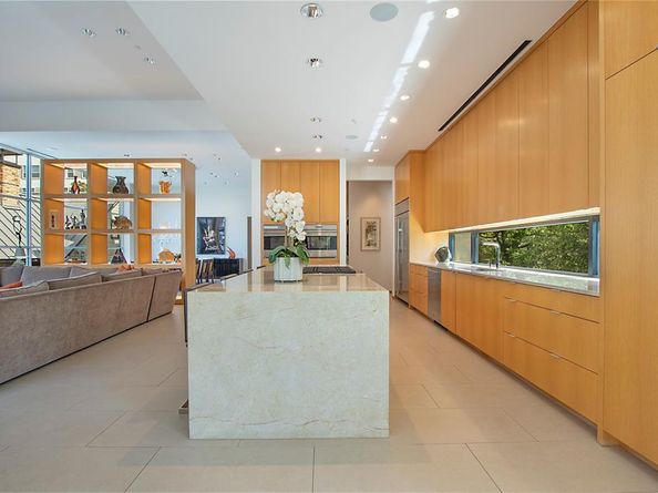 2913  Sale Street , Dallas Texas 75219