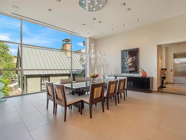 2913  Sale Street , Dallas Texas 75219