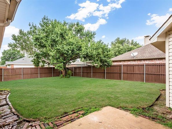 810  Linda Court , Allen Texas 75002