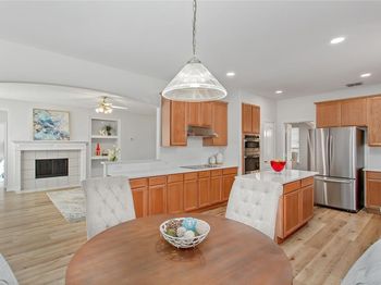 810  Linda Court 