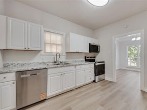 908  Clairemont Avenue , Fort Worth Texas 76103
