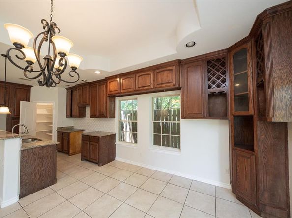 305 E Fogg Street , Fort Worth Texas 76110