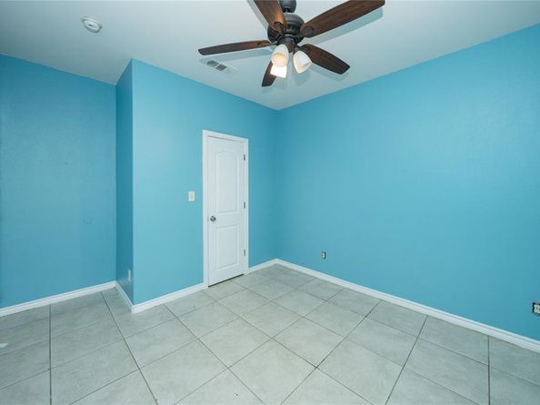 305 E Fogg Street , Fort Worth Texas 76110