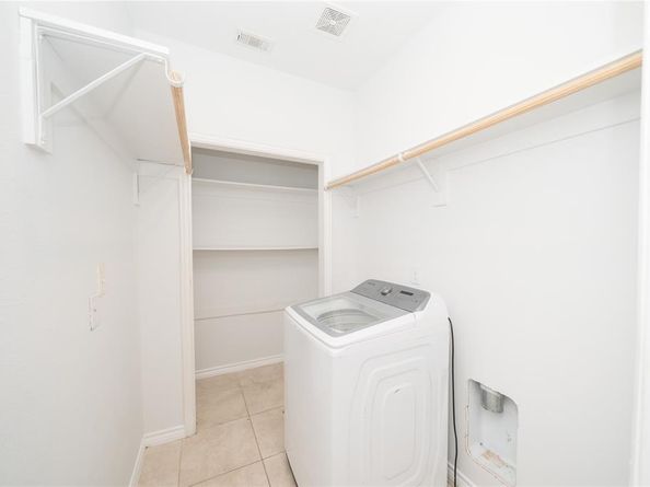 305 E Fogg Street , Fort Worth Texas 76110