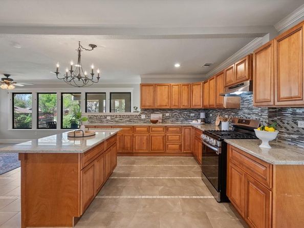 6832  Heatherknoll Drive , Dallas Texas 75248