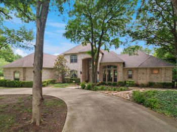 2202  Southern Oaks Drive 
