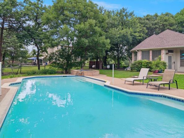 2202  Southern Oaks Drive , Cedar Hill Texas 75104