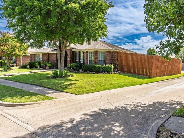7210  Mercurys Road , Rowlett Texas 75089
