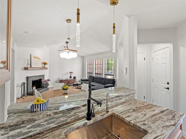 3101  Townbluff Drive  922, Plano Texas 75075