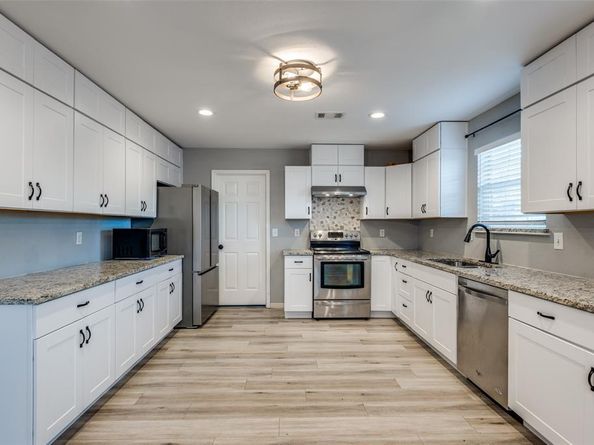 4067  Gray Oak Place , Dallas Texas 75212