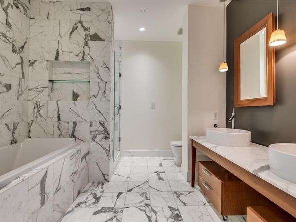 2200  Victory Avenue  2007, Dallas Texas 75219